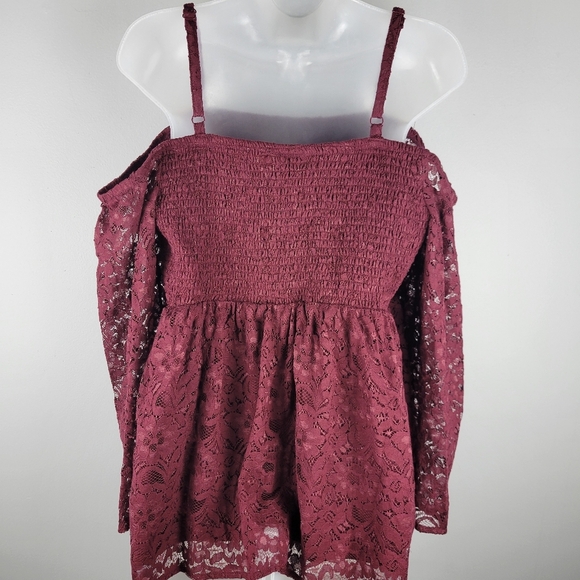 NWT Torrid Size 1 Long Sleeve Lace Cold Shoulder Top - Picture 7 of 11
